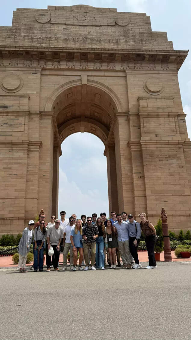 The group witnessed India outside the windows