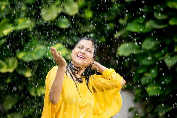 6 monsoon skincare hacks to combat humidity and stay fresh istockphoto-1172429456-612x612