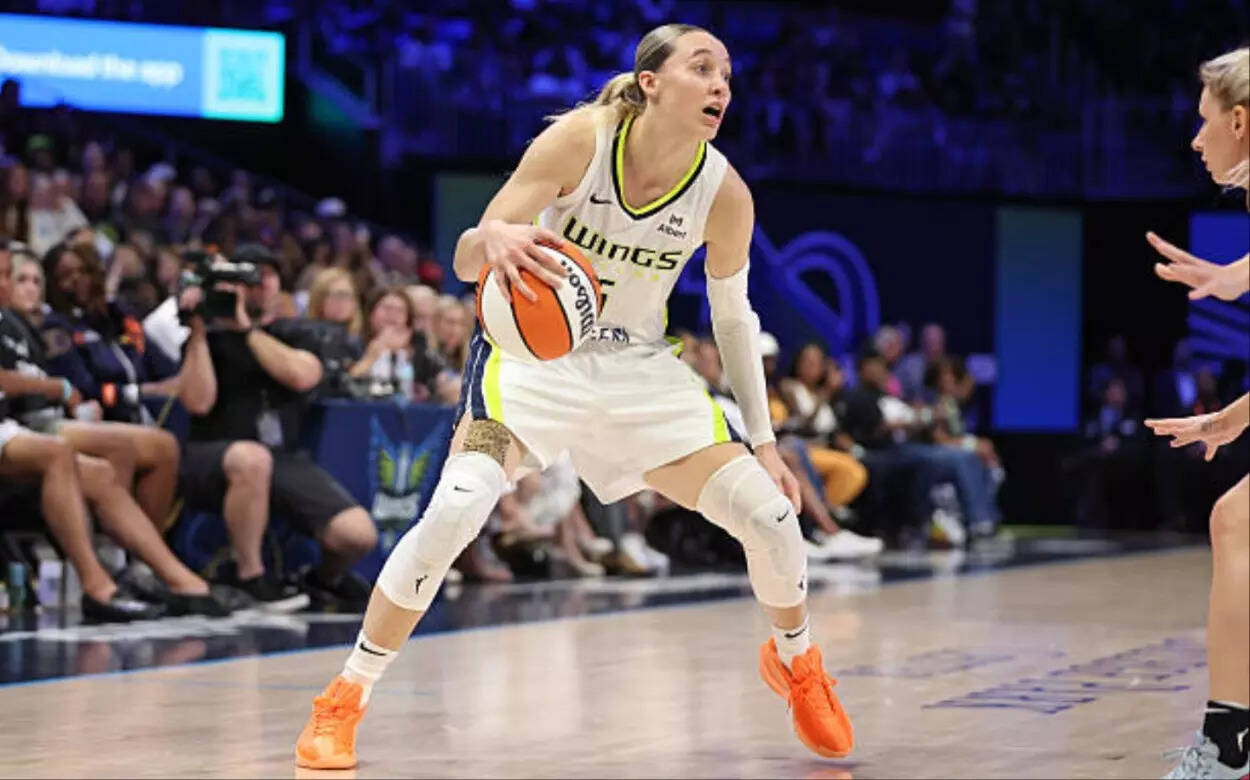 Paige Bueckers is an amazing player (Image via Getty Images) Paige Bueckers is an amazing player