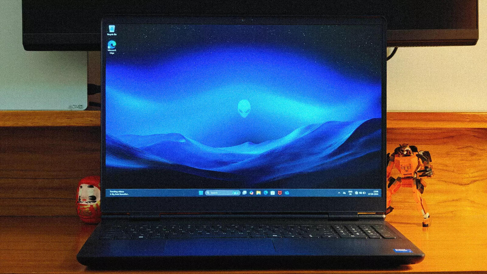 This is the 16-inch WQXGA screen