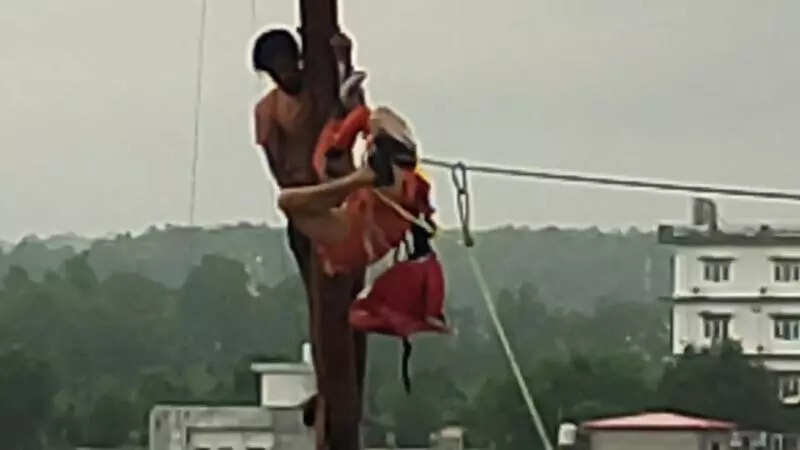 Farmer clinging on electric pole for 5hrs during Doon floods saved by hero cop involved in Silkyara rescue