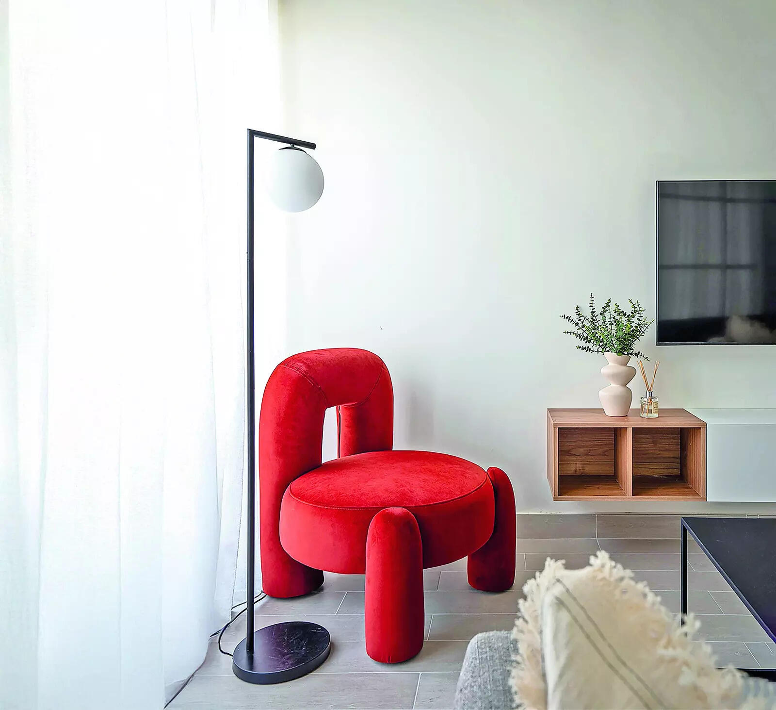 Red theory - @boxidubai