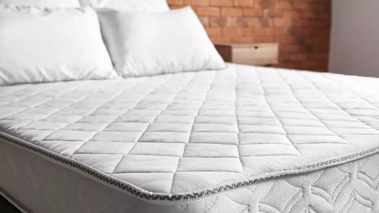 The 5 dirtiest bedroom spots you’re forgetting to clean before winter