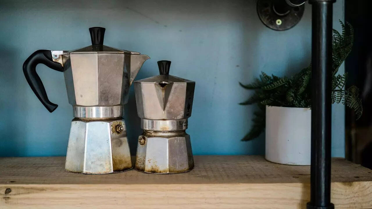 Coffee pots and electric kettles