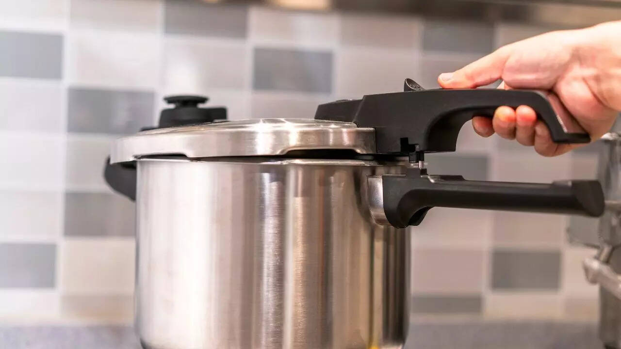 Pressure cookers