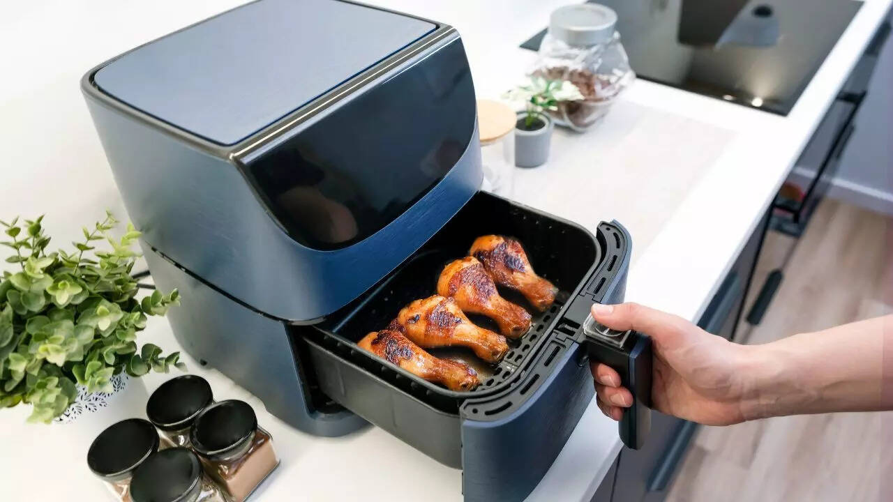 Air Fryers and Mini Ovens