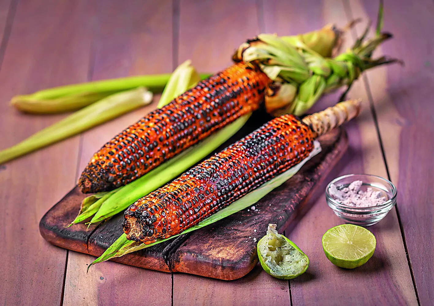 Bhutta with chilli and lime for a perfect sashthi snack