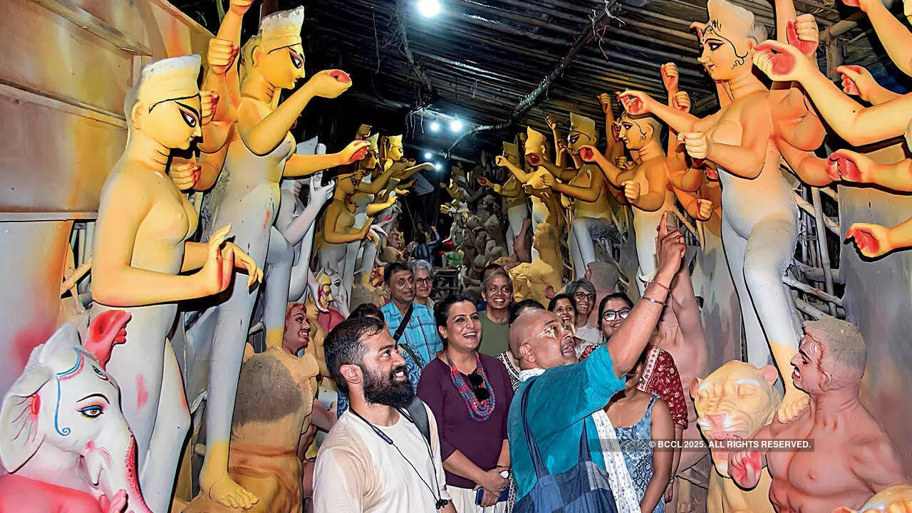 Delhi By Foot's chief explorer Ramit Mitra talks about Durga idols, the process of making it and more