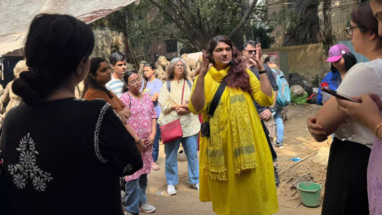 ​ Anoushka Jain, founder of Enroute Indian History, conducting the Shakti Walk at idol makers workshop