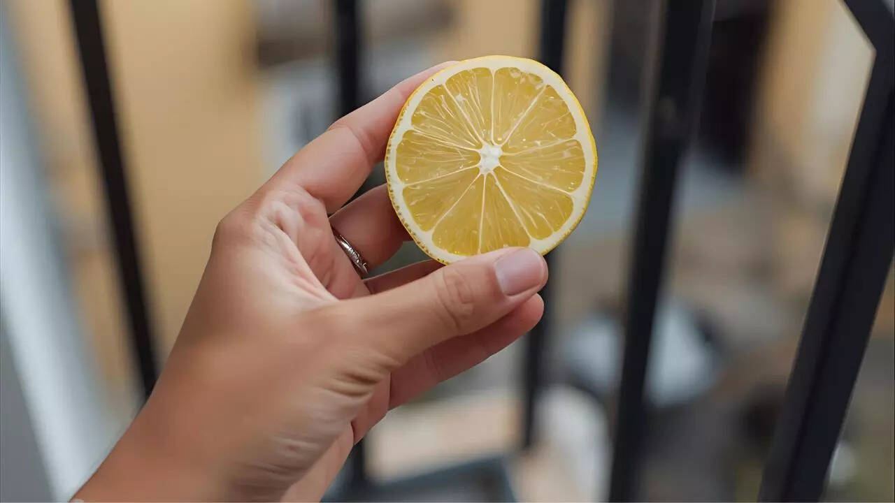 Cultural and spiritual benefits of lemon on the balcony