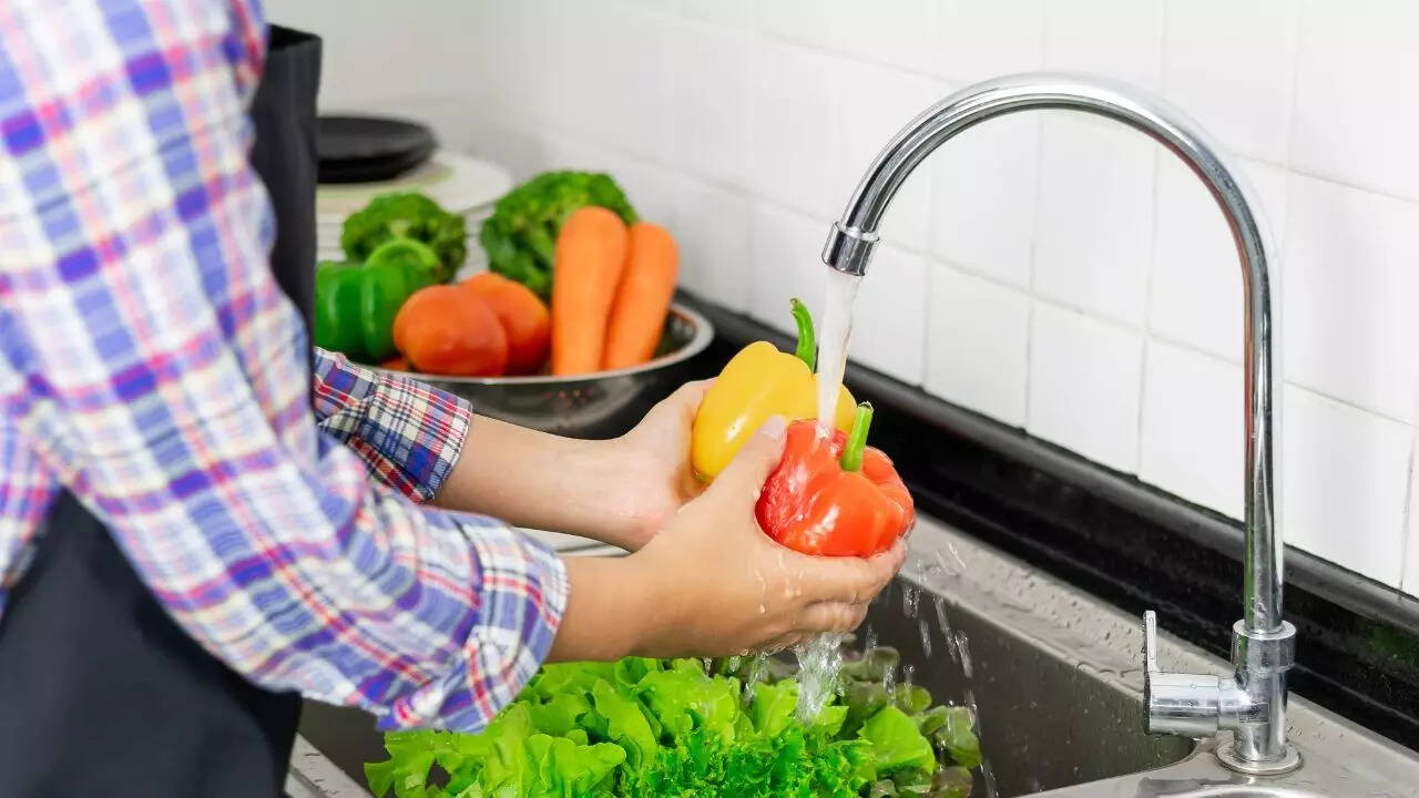 How to store vegetables after you clean them before refrigeration