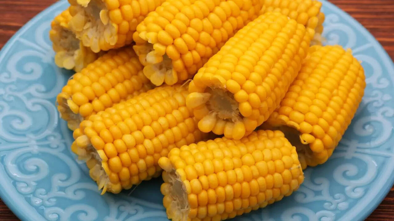 Boiled corn is refreshing and hydrating