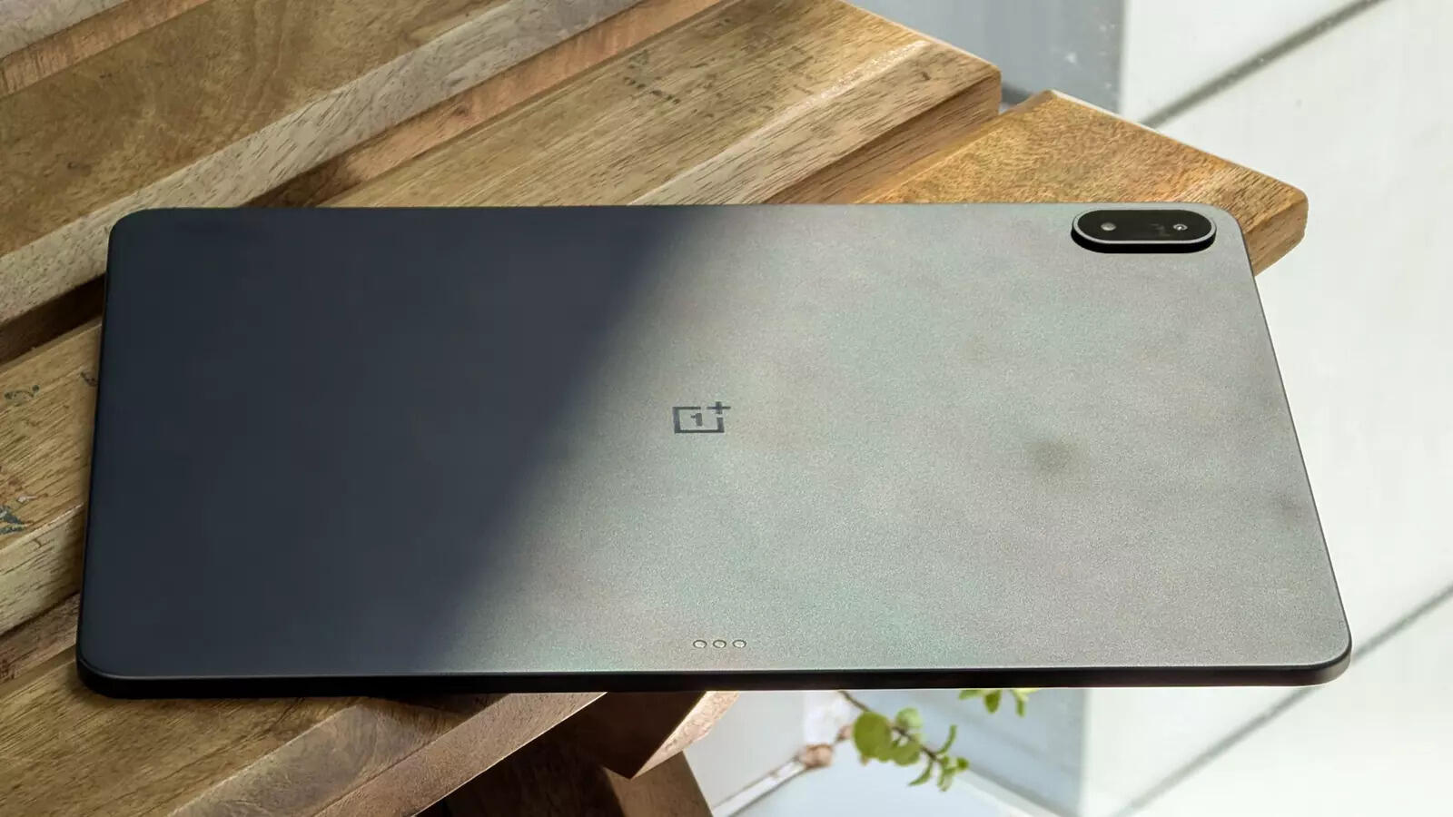 OnePlus has gone with a neat and clean look for the Pad 3