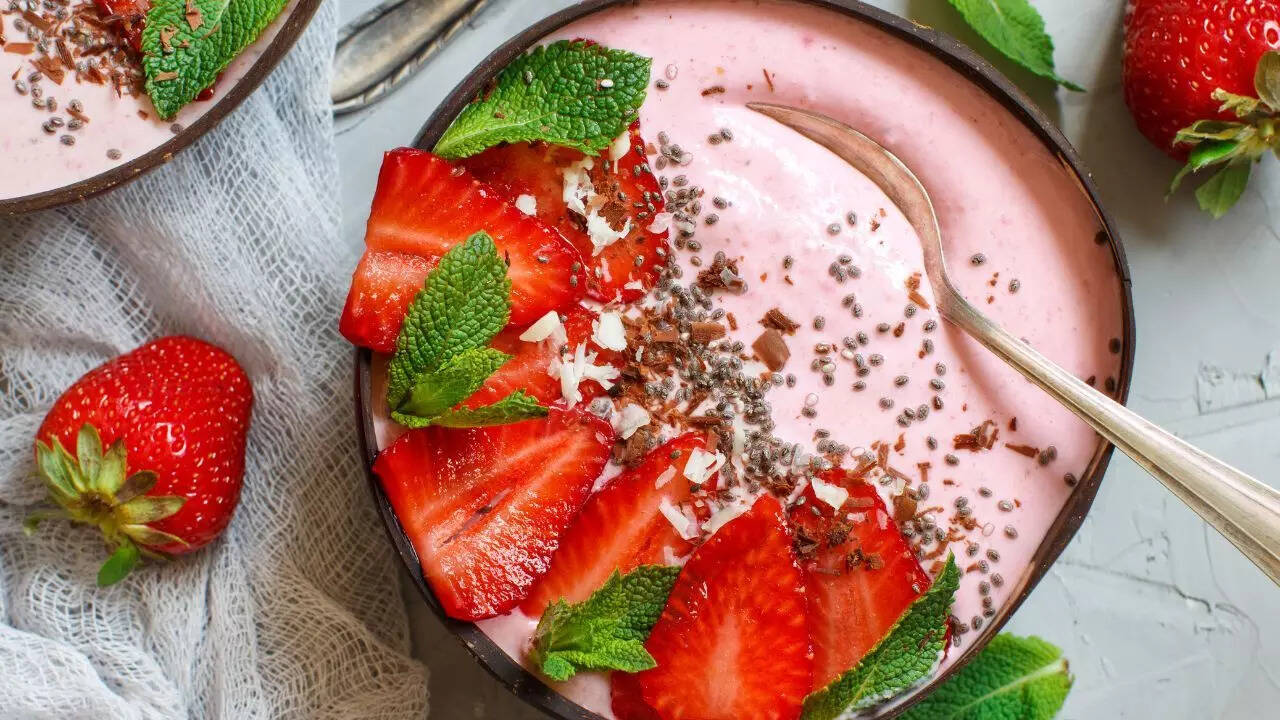 Smoothie bowls: Modern breakfast trend