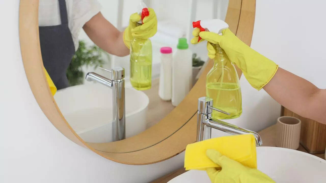 Benefits of using a lemon scrub in your bathroom