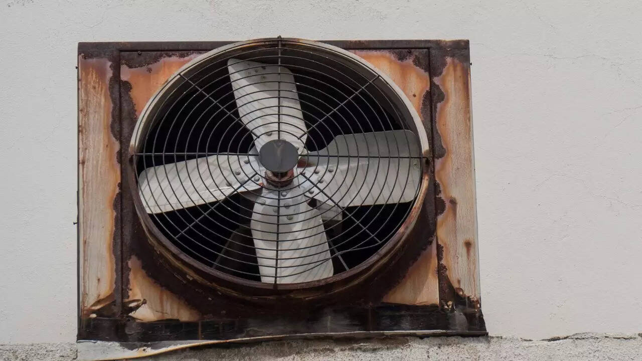 Say goodbye to greasy exhaust fans: 4 easy kitchen items to make it shine fast | Benefits of regular exhaust fan cleaning