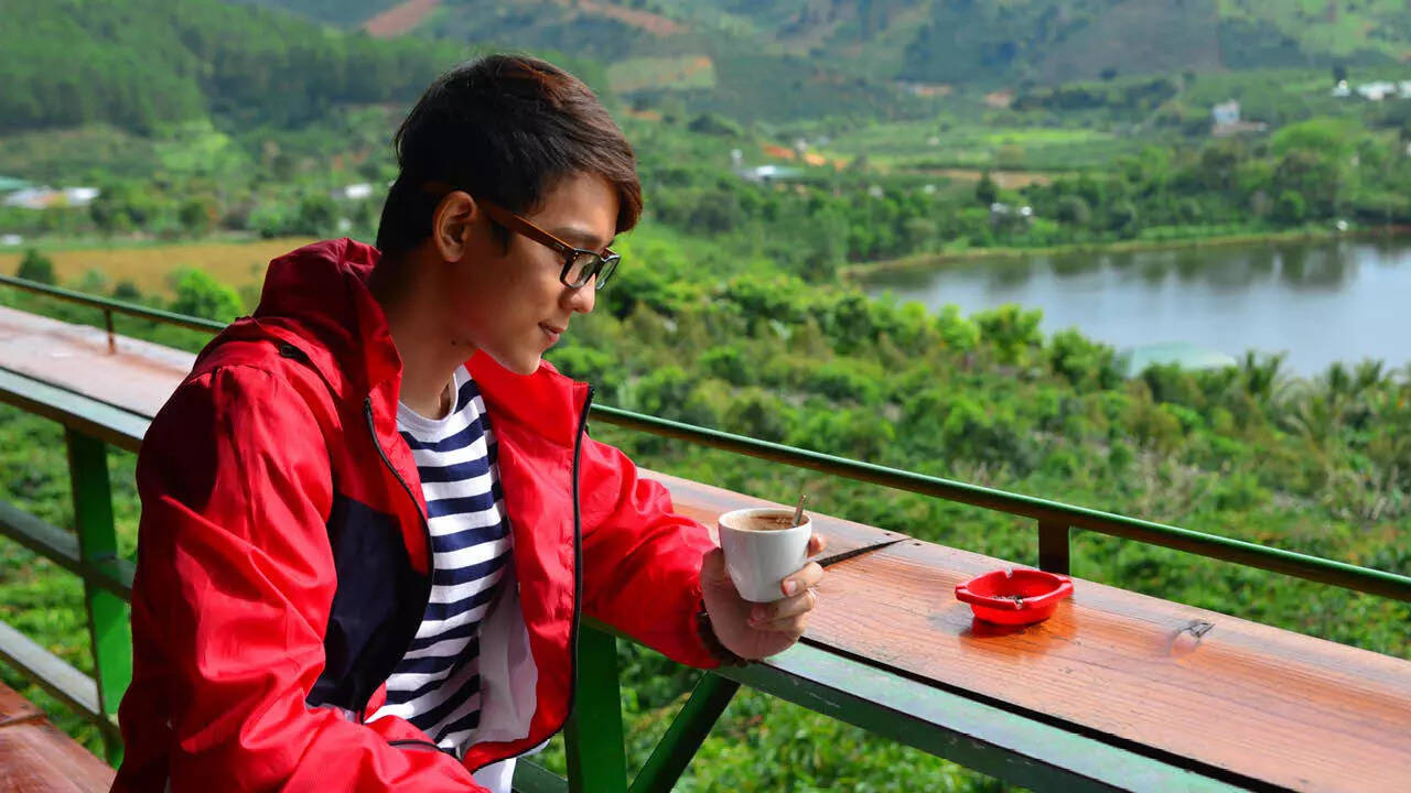 Hanoi/ Ho Chi Minh City are for pho and coffee culture Hanoi/ Ho Chi Minh City are for pho and coffee culture