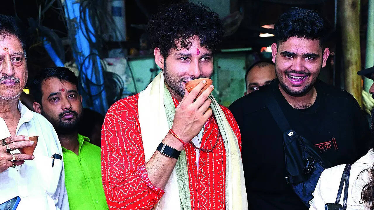 Siddhant also enjoyed kulhad wali chai