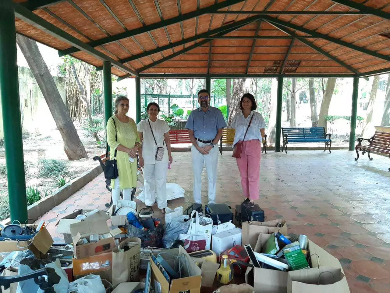 Lead -Sumi (2nd from left)