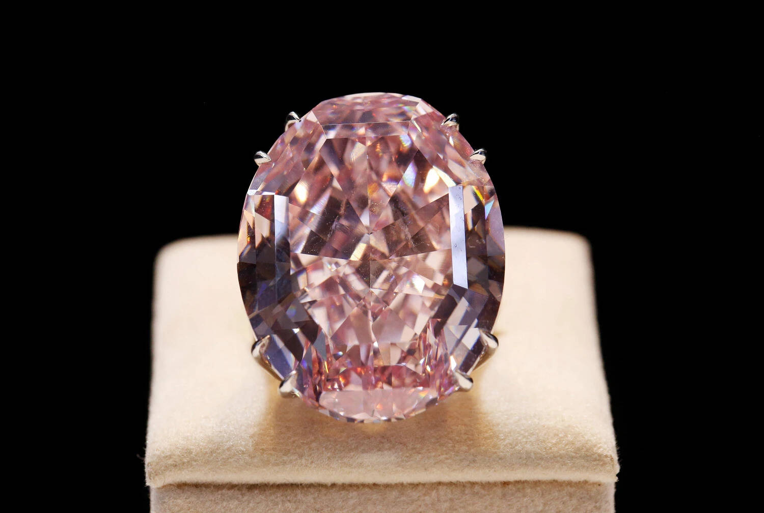 140228-pink-star-diamond-1347.