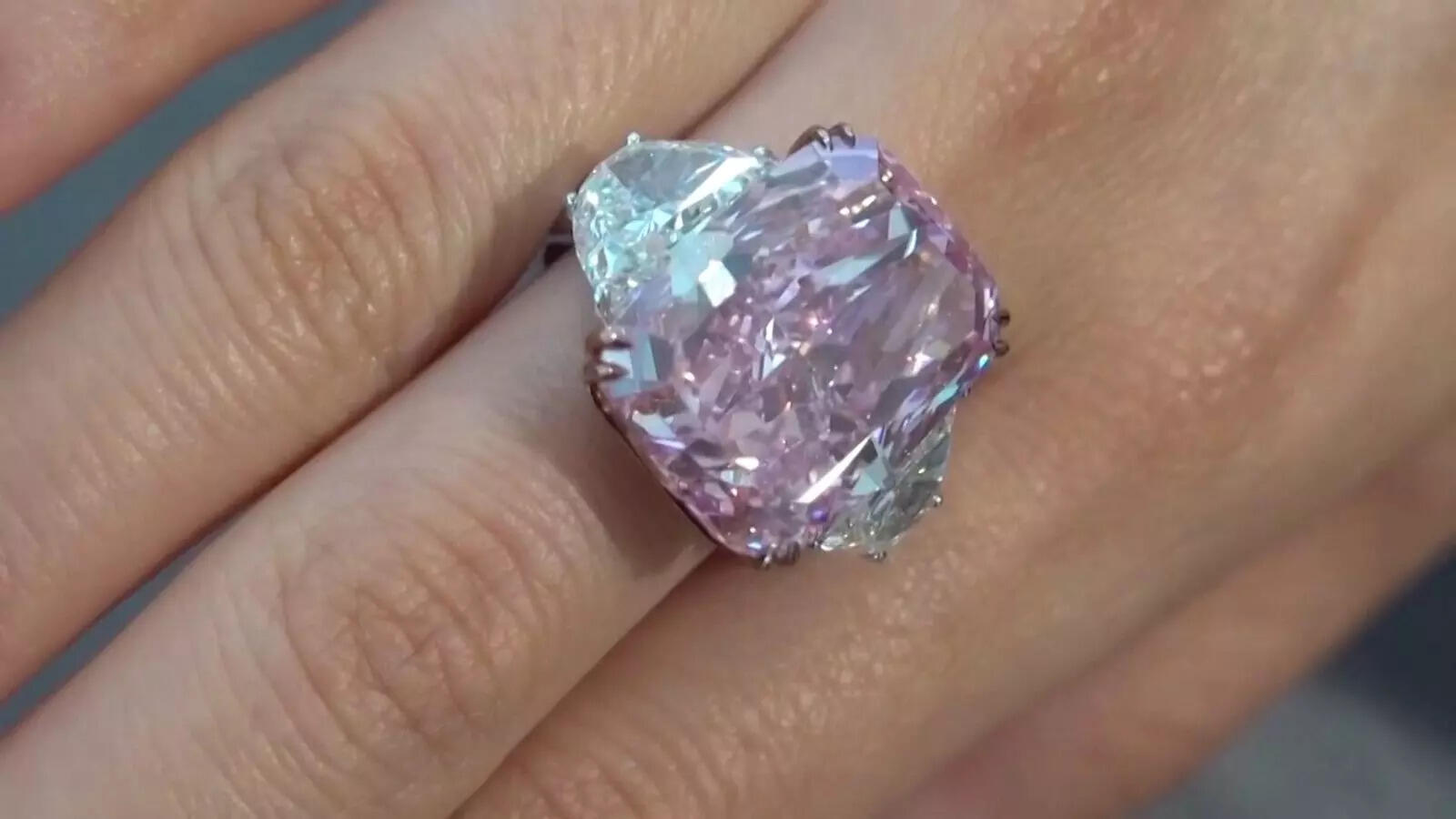 210511153126-sakura-diamond-auction