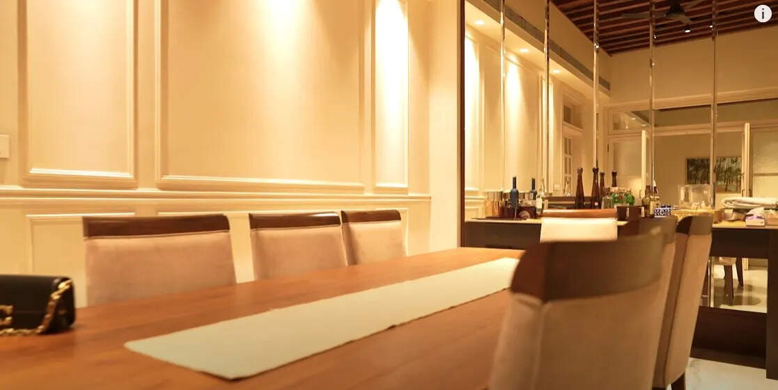 Dining-bar-area.