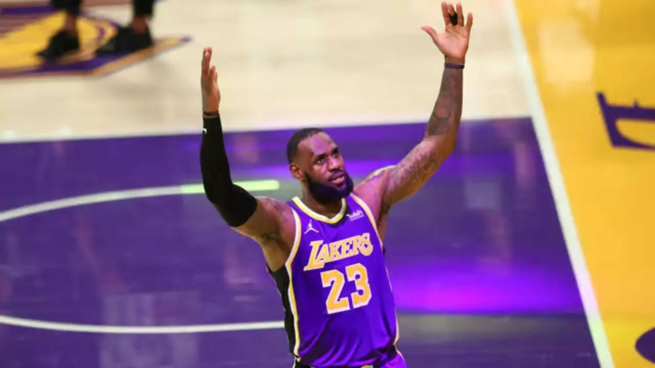 LeBron James (2)