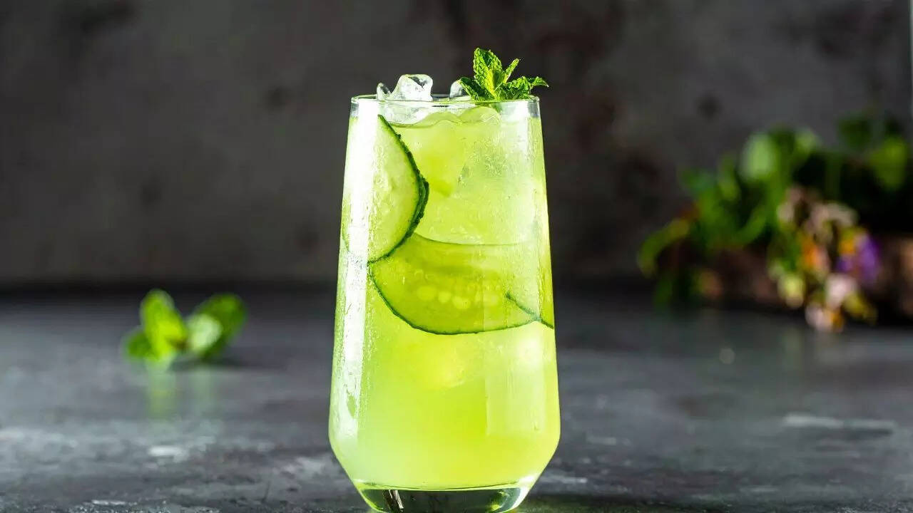 Cucumber and mint water