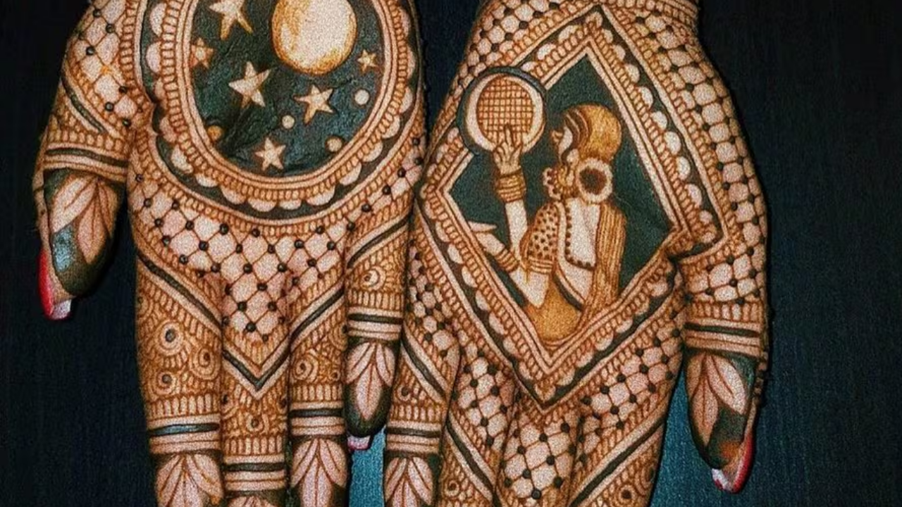 (Image Credits: Pinterest) Traditional floral motifs