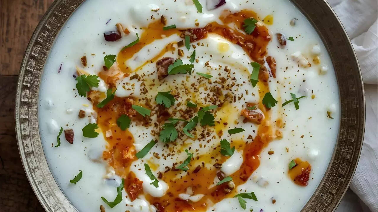 Step-by-step Burani raita recipe