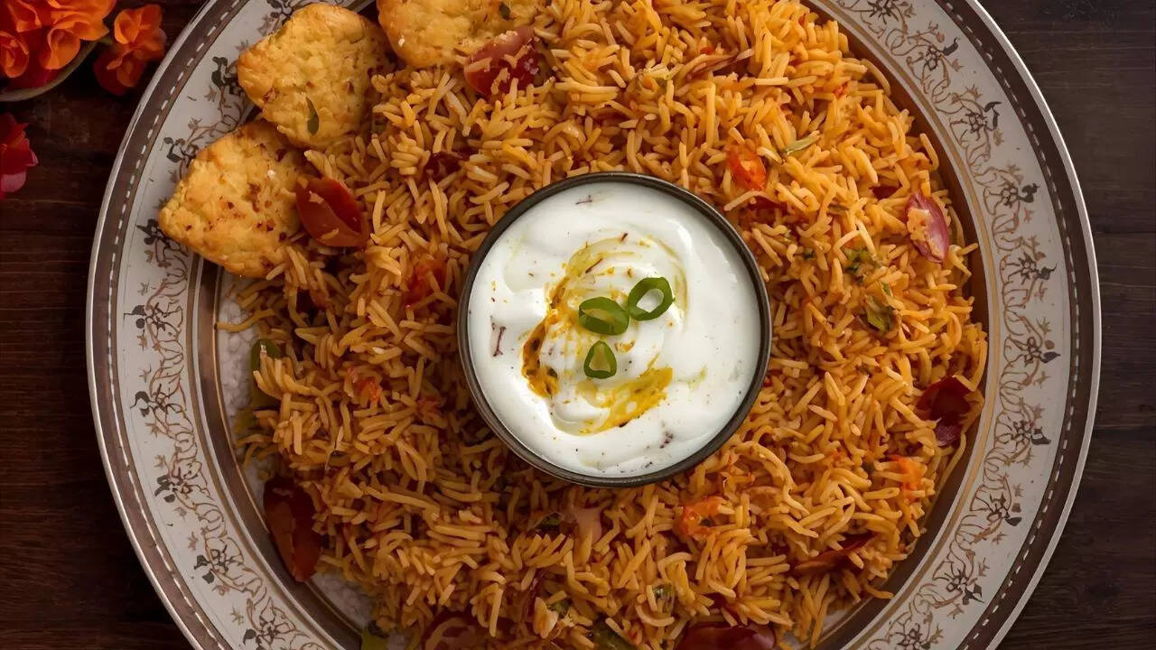 What to serve Burani raita with
