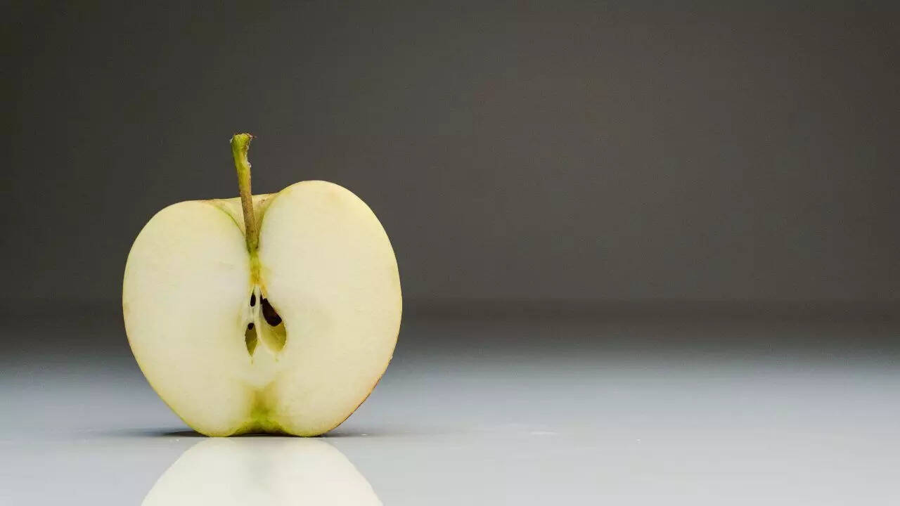 How much apple seed consumption is risky?