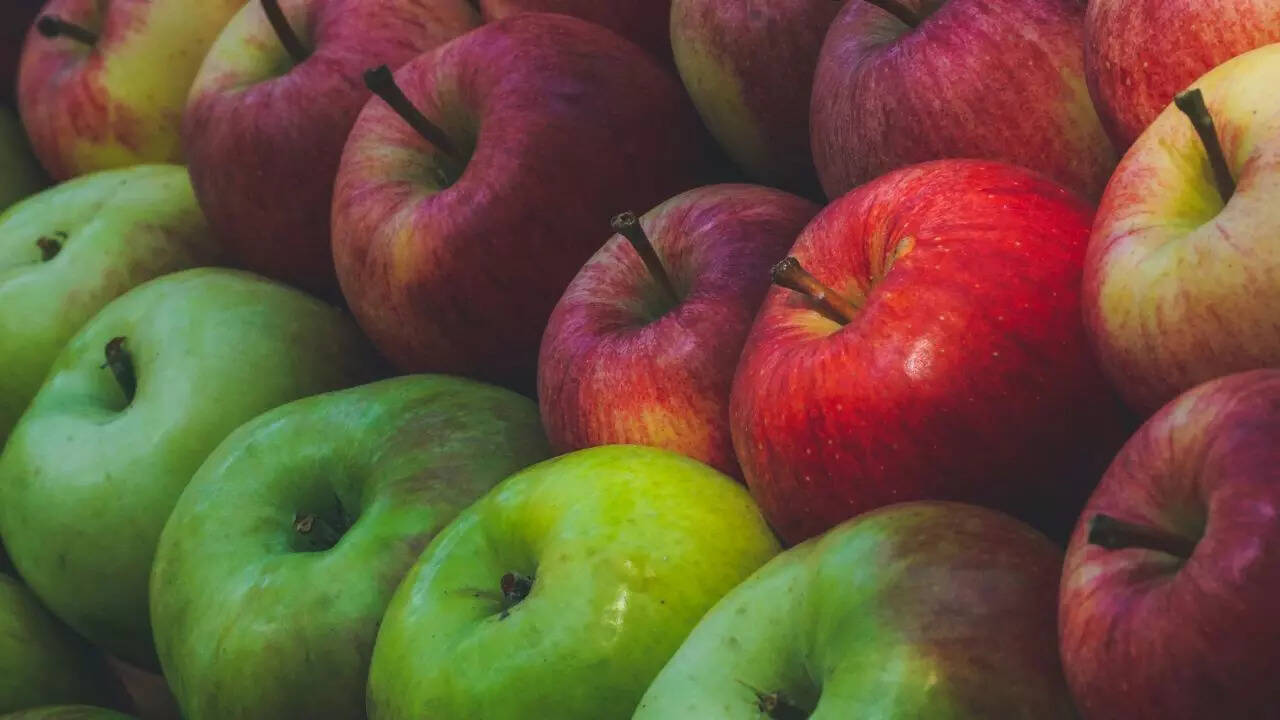 How to eat apples safely