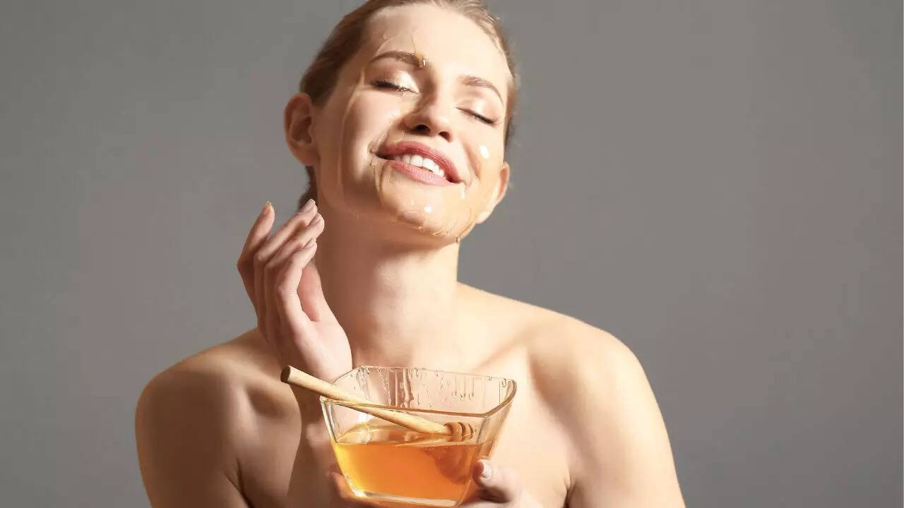 Natural ways to use honey for skin lightening