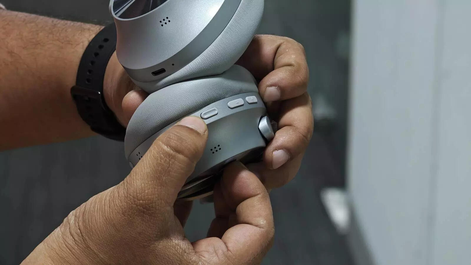 Button response is prompt