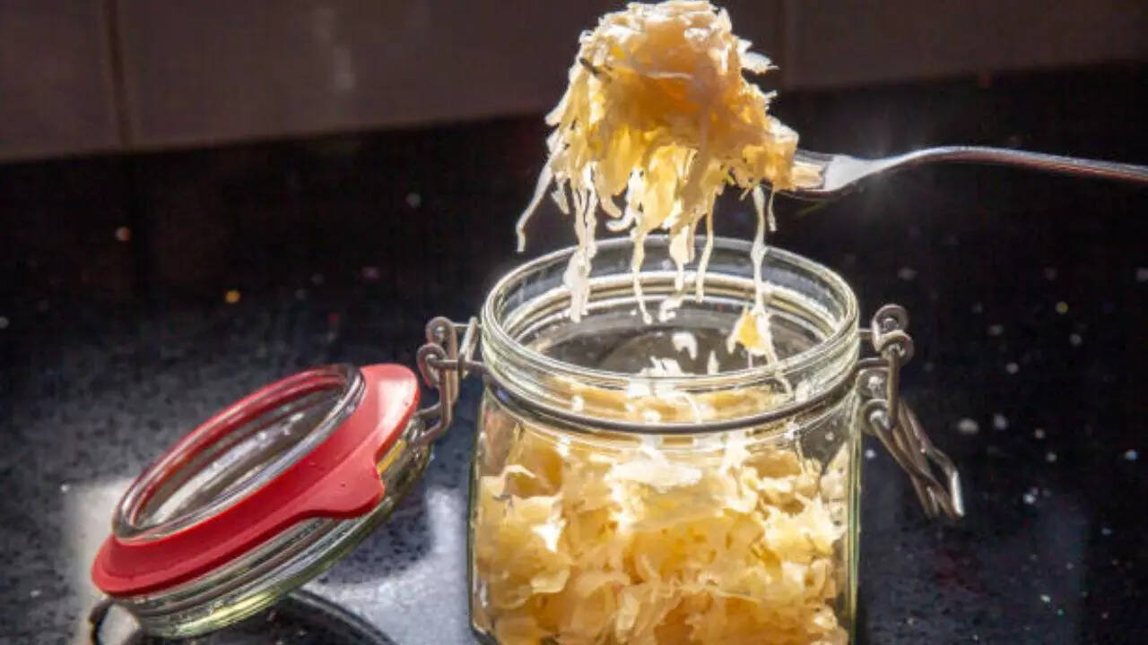 Sauerkraut and fermented pickles