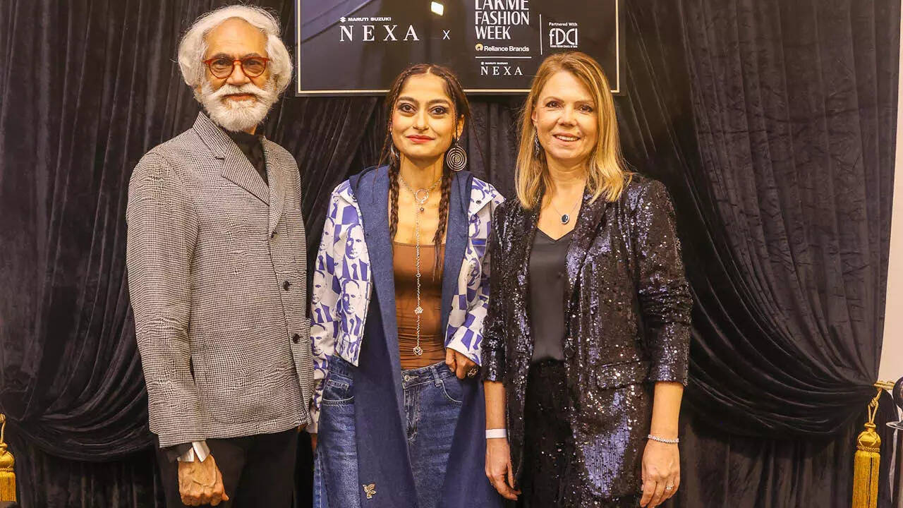 Sunil Sethi, Chairman, FDCI,  Fatima Shogenova and Diana Alipova, wife of the Russian Ambassador