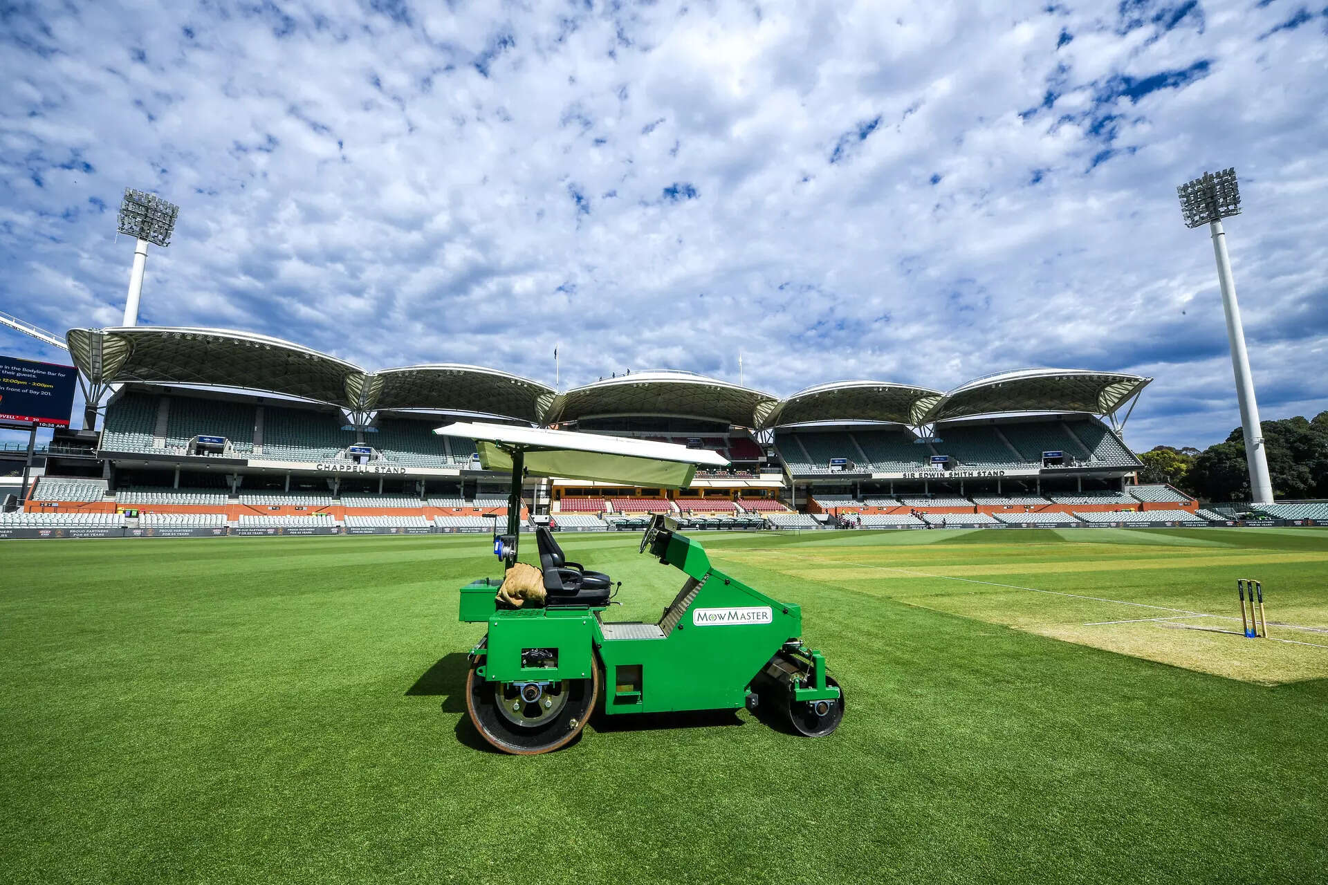 What can both sides expect from the pitch at the Adelaide Oval on Thursday? (Photo by Mark Brake/Getty Images) Sheffield Shield - SA v QLD: Day 2