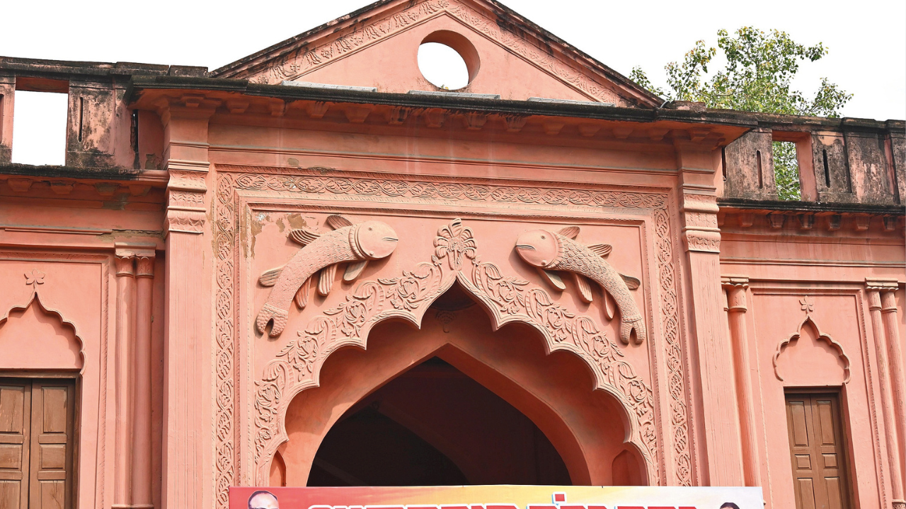 Alam bagh gate