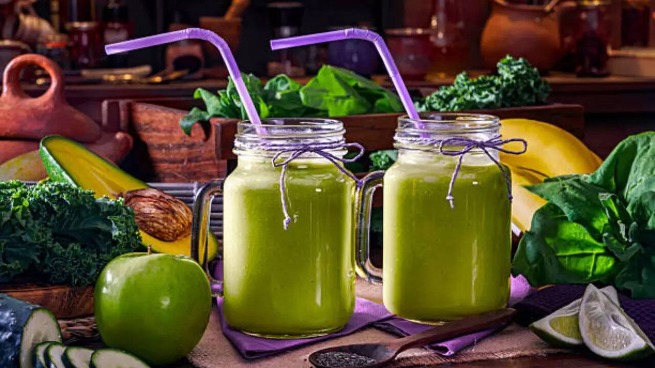 Try this smoothie to heal digestion and bloating