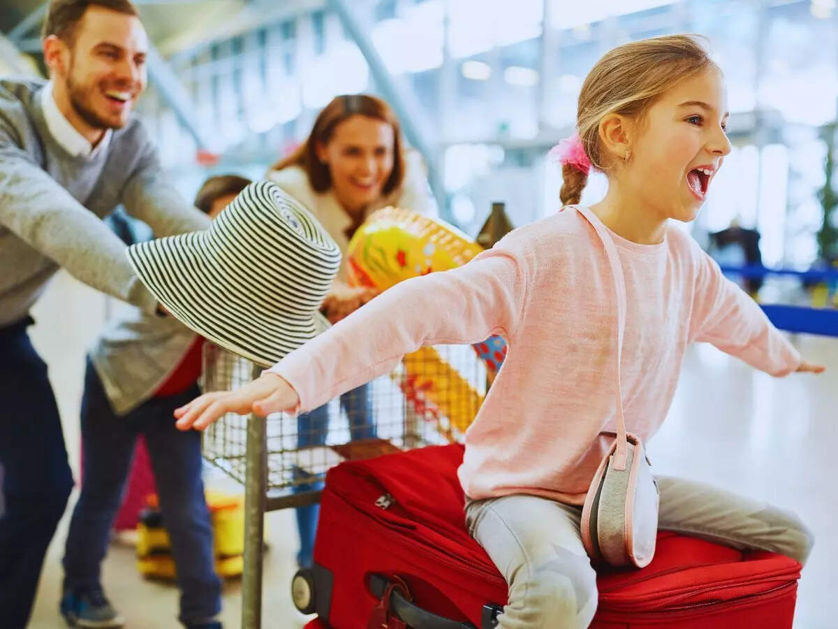 kids in airport
