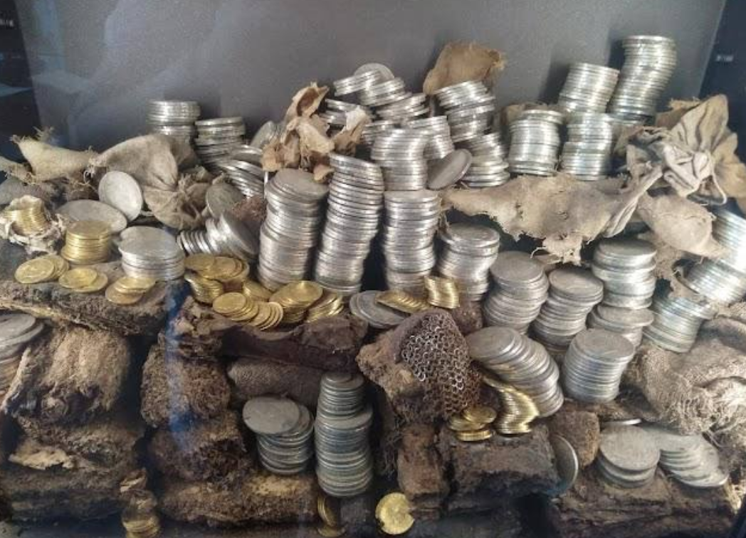 Thieves smashed a display case at the Maison des Lumières in Landres and stole approximately 2,000 gold and silver coins valued at €90,000