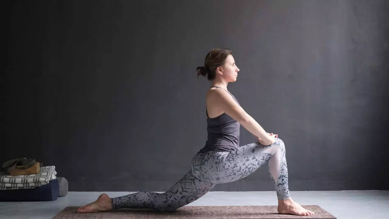 Low lunge (Anjaneyasana)