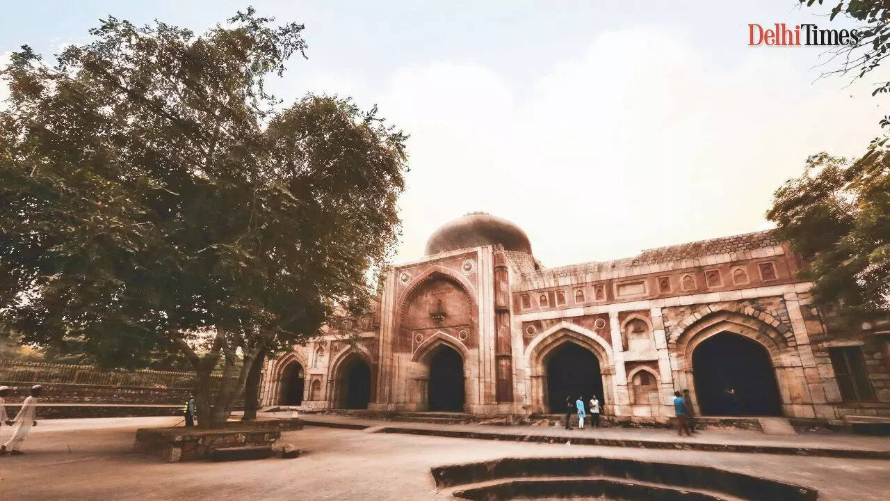Jamali Kamali Mosque is a popular Halloween stop. Delhi’s tombs, monuments and history have led to many eerie legends that makes these monuments the perfect space for spending Halloween Jamali Kamali Mosque is a popular Halloween stop. Delhi’s tombs, monuments and history have led to many eerie legends that makes these monuments the perfect space for spending Halloween