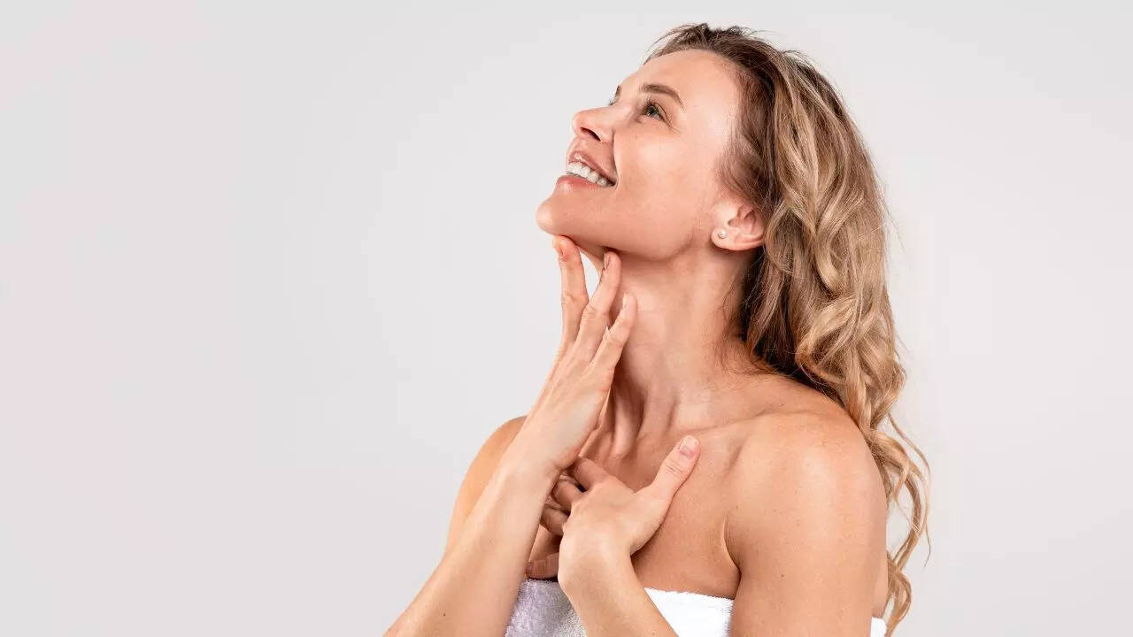 How to reduce neck lines and firm sagging skin with 4 simple exercises