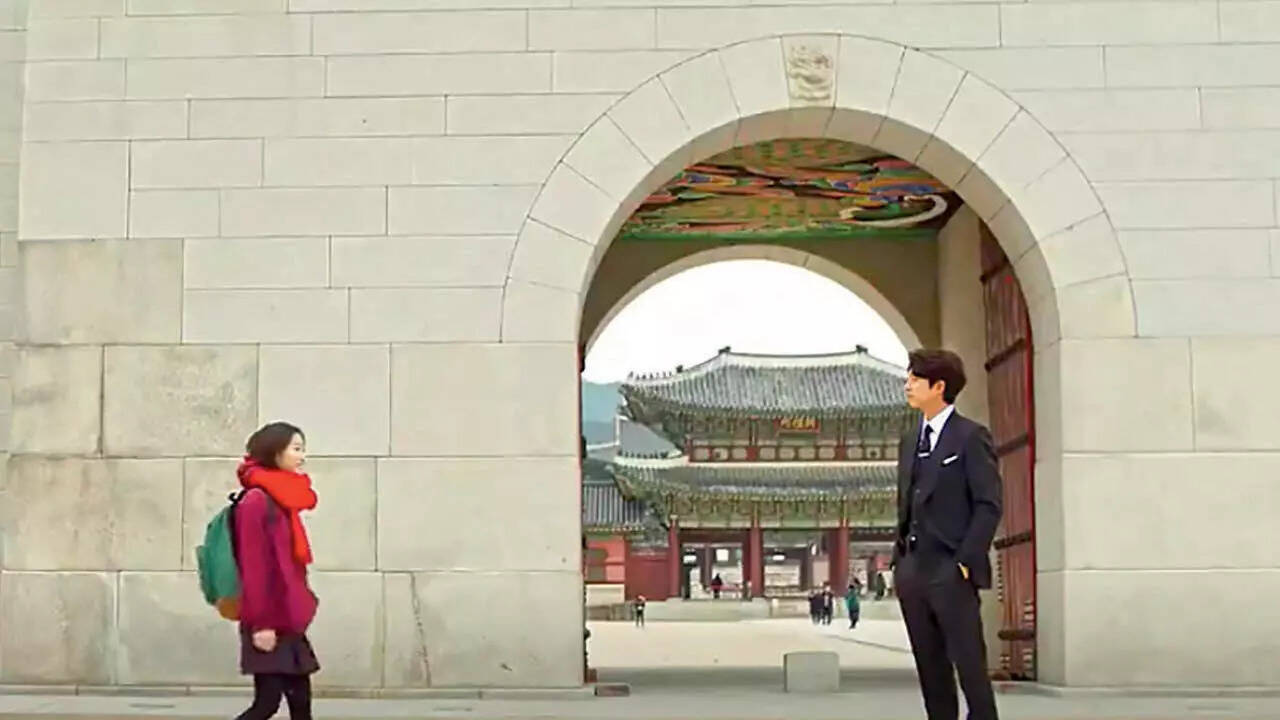 Hina Khan recently visited the Gyeongbokgung Palace in South Korea, where she posed in a hanbok; (left) a scene from Guardian: The Lonely And Great God featuring the palace