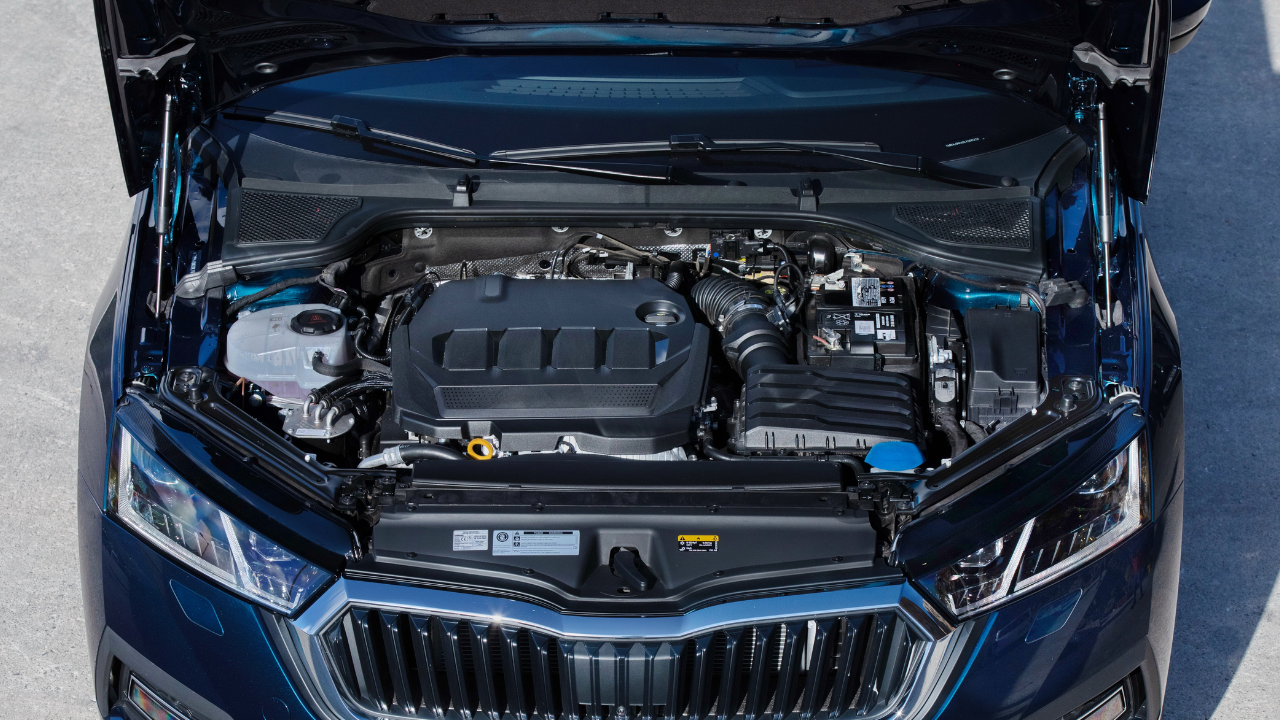 Talking about the engine, it’s the popular 2.0-litre TDI four-cylinder turbo diesel engine