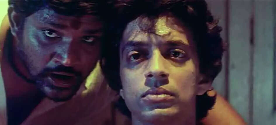 Tanikella Bharani and Raghuvaran in Shiva