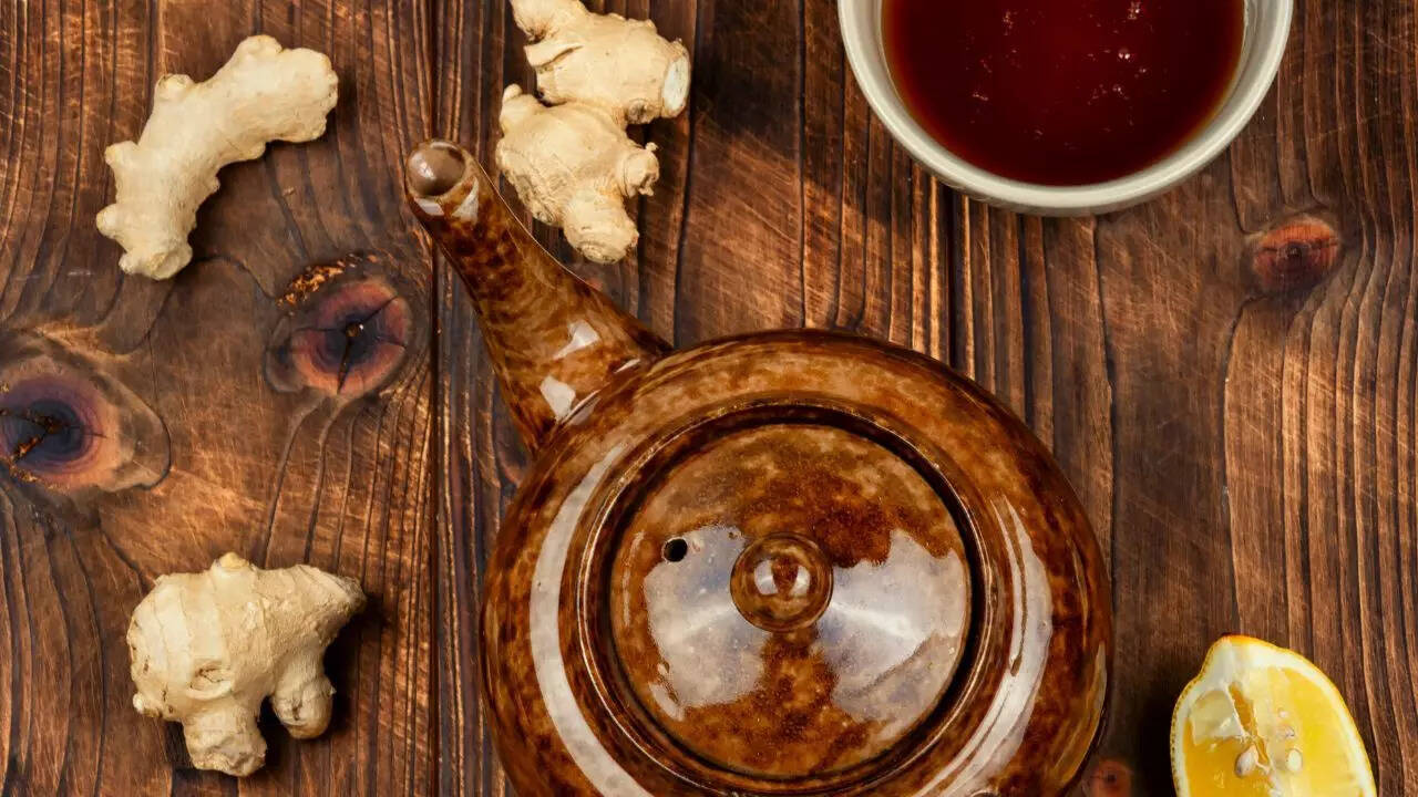 Crushed ginger makes your tea smooth and comforting