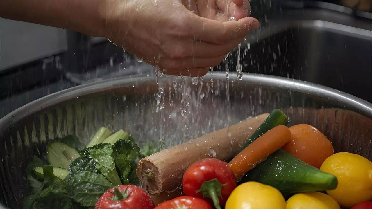 How baking soda removes pesticides